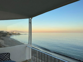 Beachfront, Top Floor Corner 2-Bed, Estepona Paseo